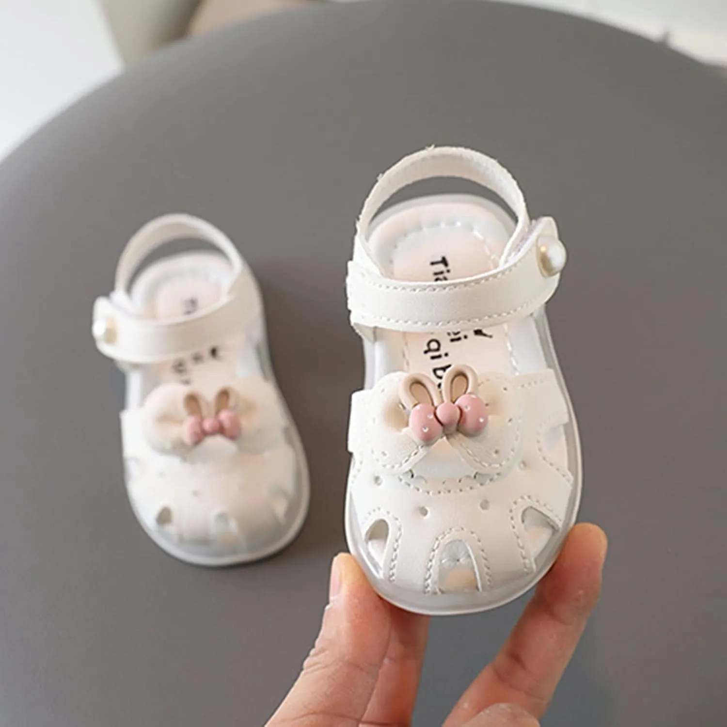 sfdgfhyf Sneaker for Girls GirlsSandals Summer Baby Shoes Soft Sole Baotou Anti Slip Children Walking Shoes for 1 to 4